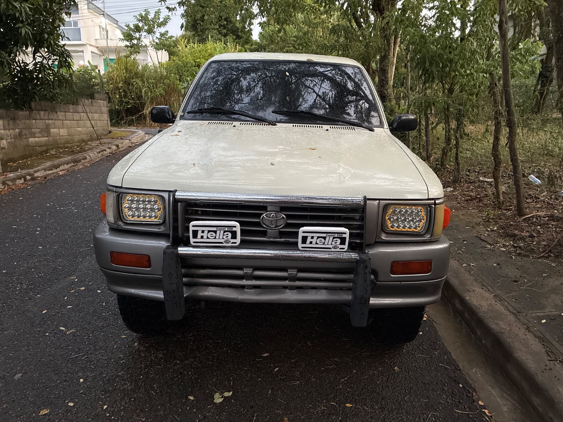 Toyota Hilux 1996 — foto 2